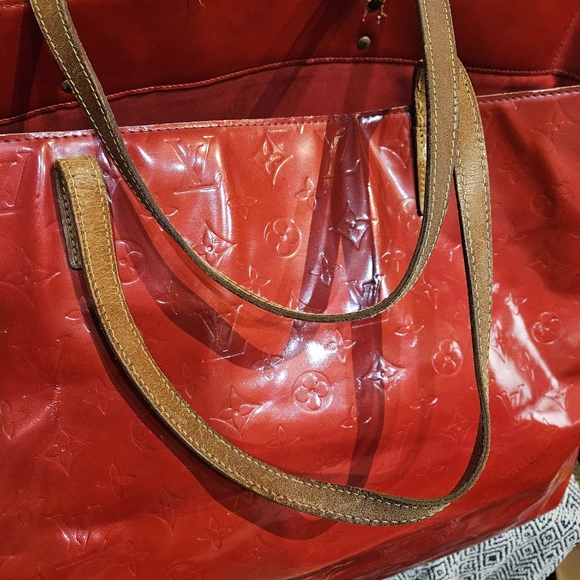 Louis Vuitton Vernis Reade GM Rouge - Picture 6 of 16